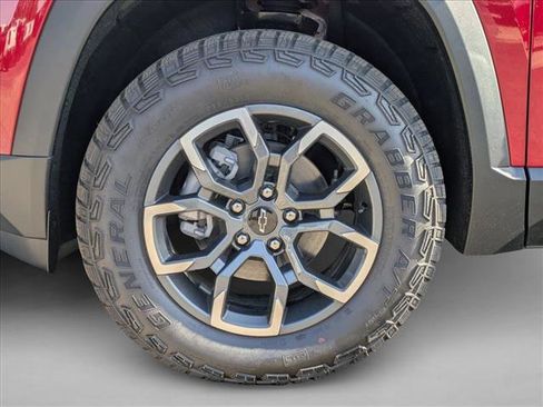 New 2026 Chevrolet Equinox ACTIV w/ Safety and Technology Package image 9