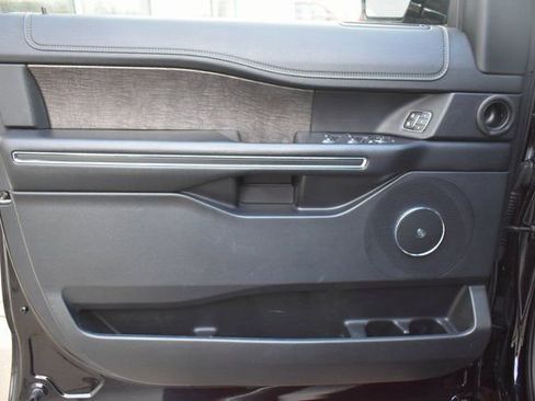 Used 2021 Ford Expedition Limited image 14