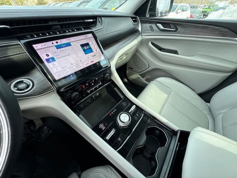 Used 2023 Jeep Grand Cherokee L Overland w/ Luxury Tech Group IV image 26