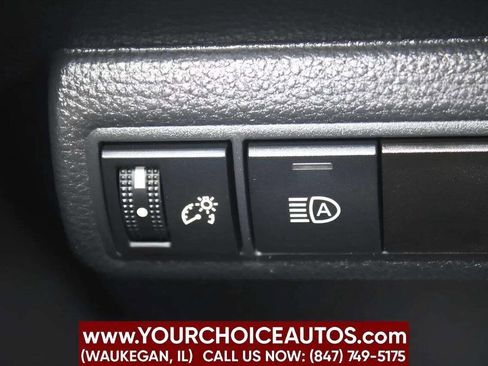 Used 2021 Toyota Corolla SE image 11