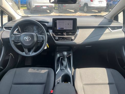 Used 2024 Toyota Corolla LE FWD image 9
