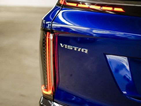 Used 2026 Cadillac Vistiq Sport image 10