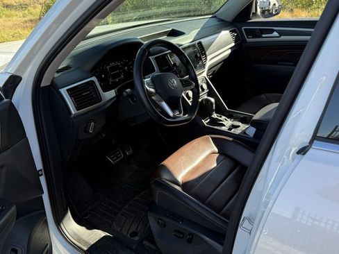 Used 2023 Volkswagen Atlas SEL Premium AWD/4WD image 3