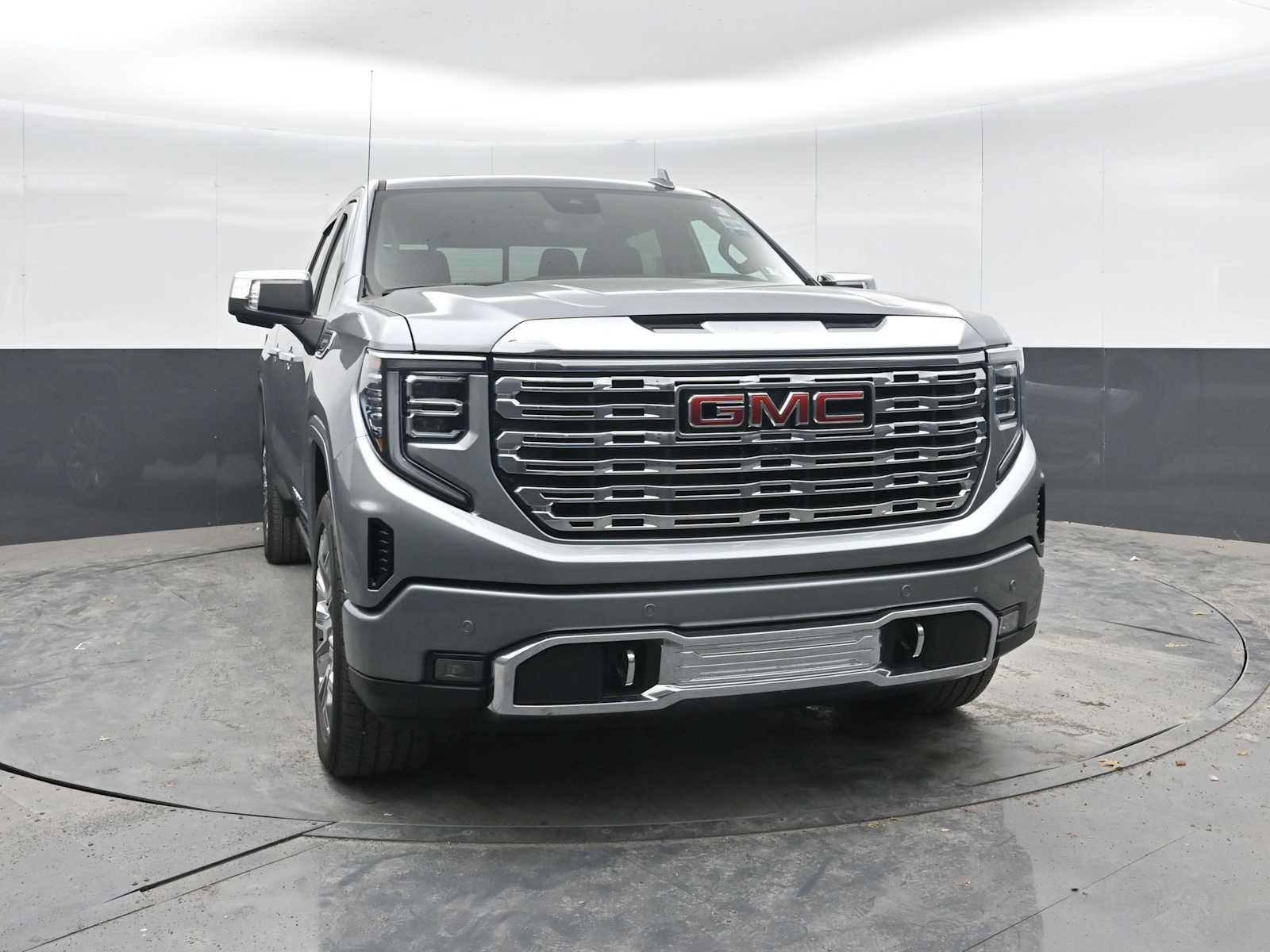 Used 2025 GMC Sierra 1500 Denali w/ Denali Reserve Package AWD/4WD image 6