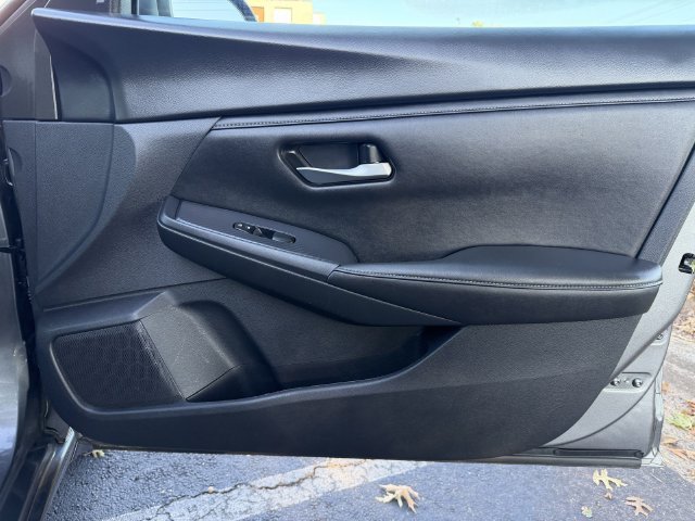 Used 2024 Nissan Sentra SV FWD image 32