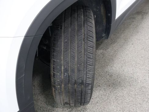 Used 2024 Volkswagen Taos S image 4