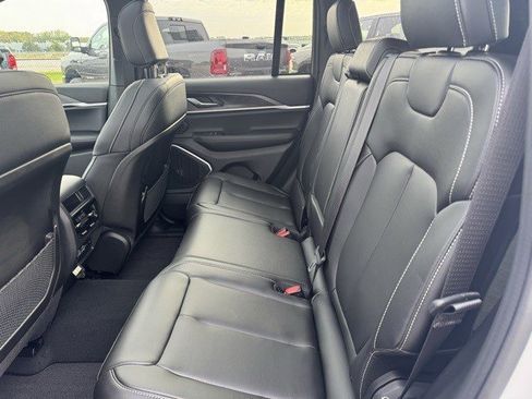 New 2025 Jeep Grand Cherokee Limited w/ Trailer Tow Package image 29