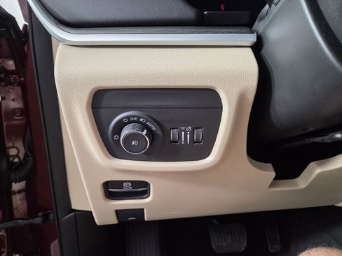 Certified 2025 Jeep Grand Cherokee Limited w/ Black Appearance Package image 24