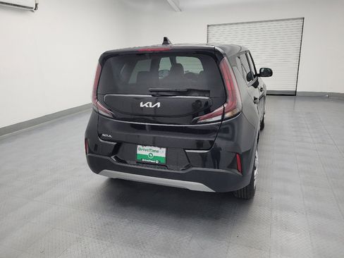 Used 2023 Kia Soul LX FWD image 7