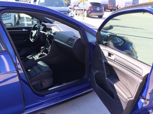 Used 2019 Volkswagen Golf 4-Door image 11