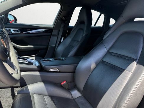 Used 2018 Porsche Panamera RWD image 9