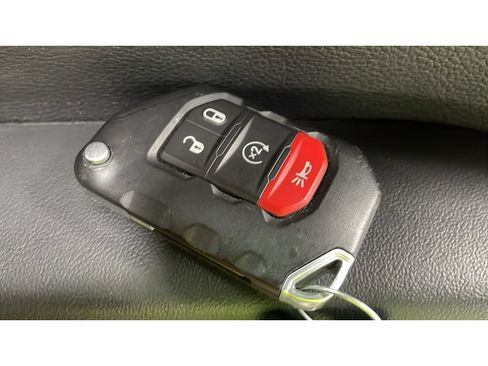 Used 2025 Jeep Wrangler Unlimited Sahara w/ Safety Group AWD/4WD image 19