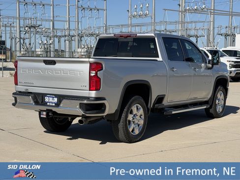 Used 2020 Chevrolet Silverado 2500 LTZ w/ LTZ Premium Package AWD/4WD image 4
