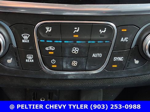 Used 2021 Chevrolet Traverse LT FWD image 26