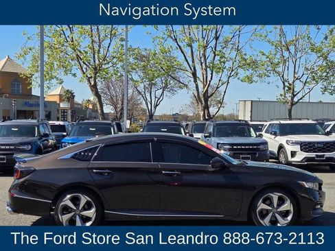 Used 2018 Honda Accord Touring image 8