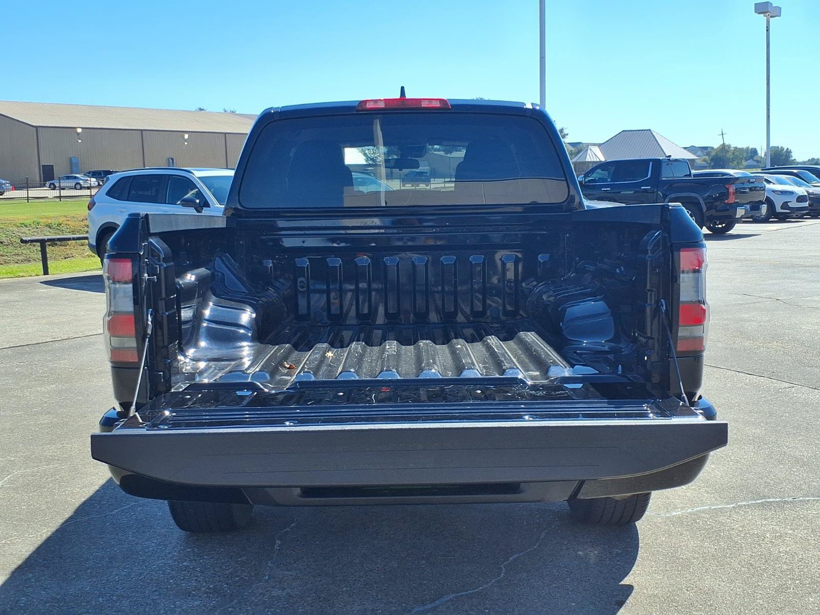 Used 2024 Nissan Frontier SV w/ Technology Package RWD image 10