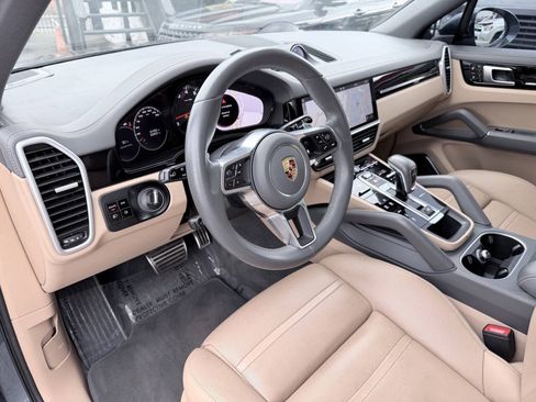 Used 2019 Porsche Cayenne S AWD/4WD image 12