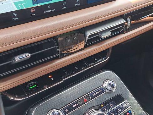 Used 2022 Lincoln Nautilus Reserve FWD image 33