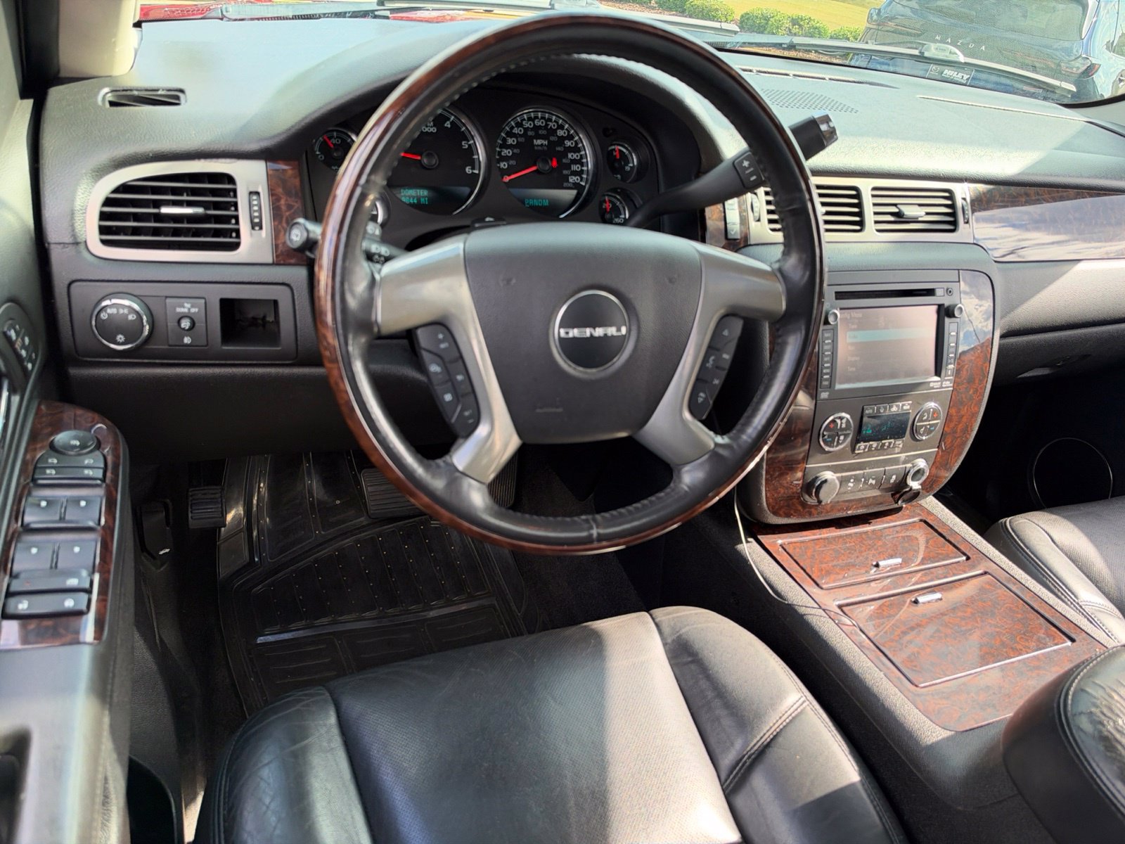 Used 2013 GMC Yukon Denali AWD/4WD image 38