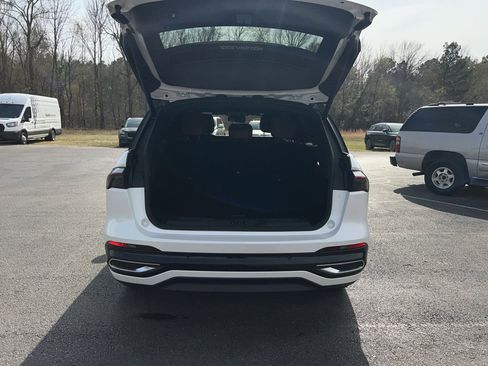 New 2026 Lincoln Nautilus Reserve image 16