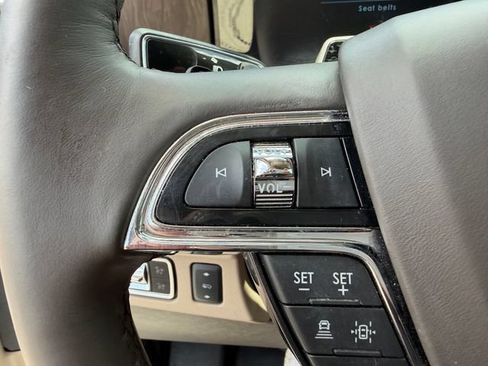 Used 2023 Lincoln Navigator Reserve AWD/4WD image 18