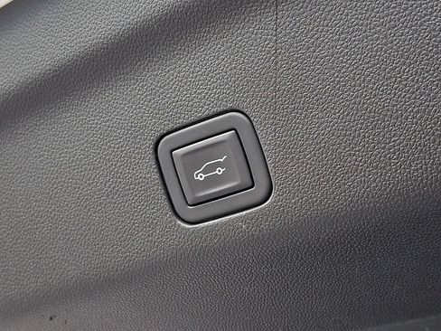 Used 2023 GMC Yukon XL Denali Ultimate AWD/4WD image 30