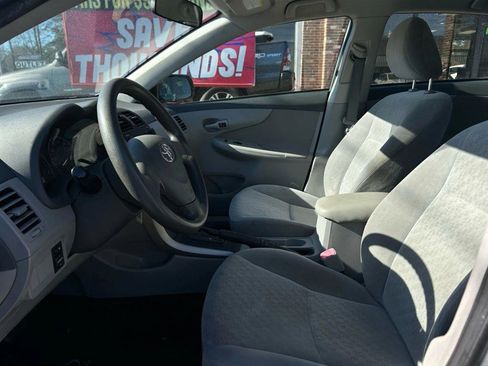 Used 2009 Toyota Corolla Sedan 4D image 9