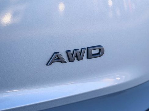 Used 2025 Nissan Rogue SV image 8