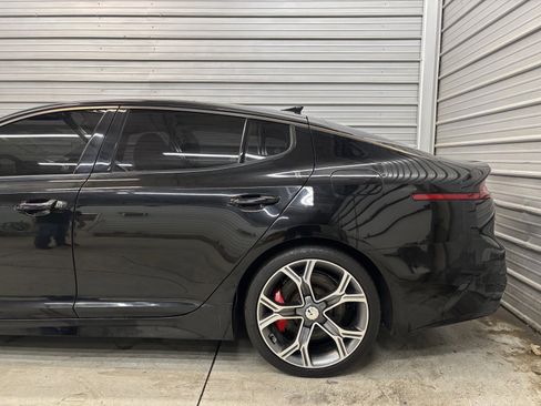 Used 2018 Kia Stinger GT2 image 5