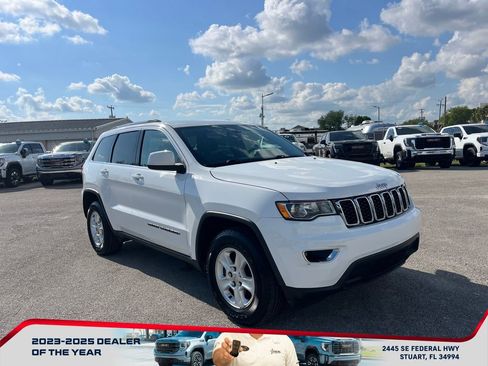 Used 2017 Jeep Grand Cherokee Laredo w/ Quick Order Package 2BE image 2