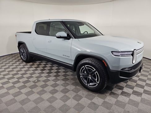 Used 2025 Rivian R1T Adventure image 7