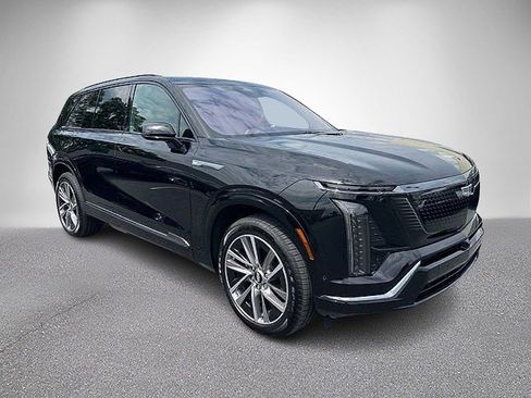 Certified 2026 Cadillac Vistiq Sport w/ LPO, Floor Liner Package AWD/4WD image 3