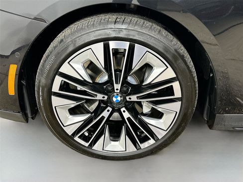 Used 2025 BMW 530i xDrive 530i xDrive w/ Premium Package image 33