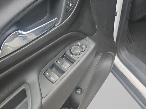 Used 2019 Chevrolet Equinox LT image 26