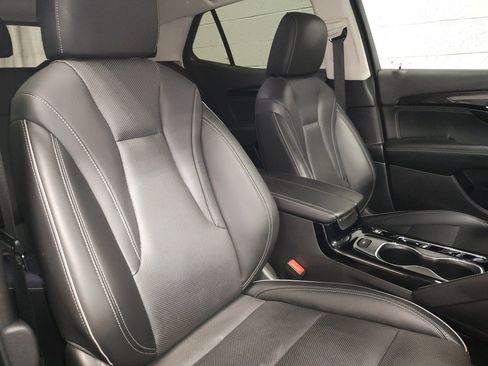 Used 2023 Buick Envision Essence image 9