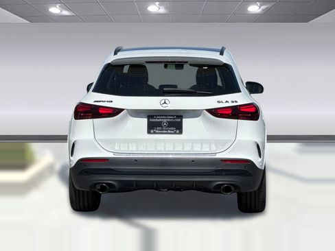 New 2026 Mercedes-Benz GLA 35 AMG 4MATIC image 9