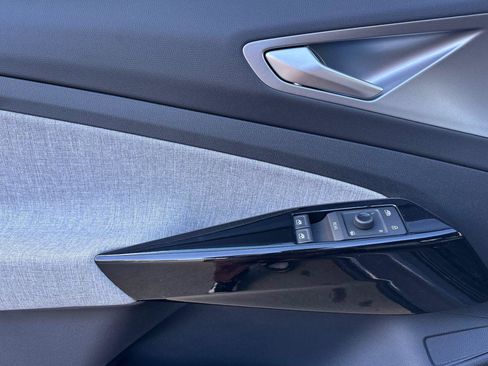 New 2025 Volkswagen ID.4 Pro image 10