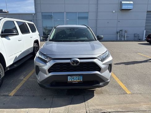 Used 2021 Toyota RAV4 LE AWD/4WD image 8