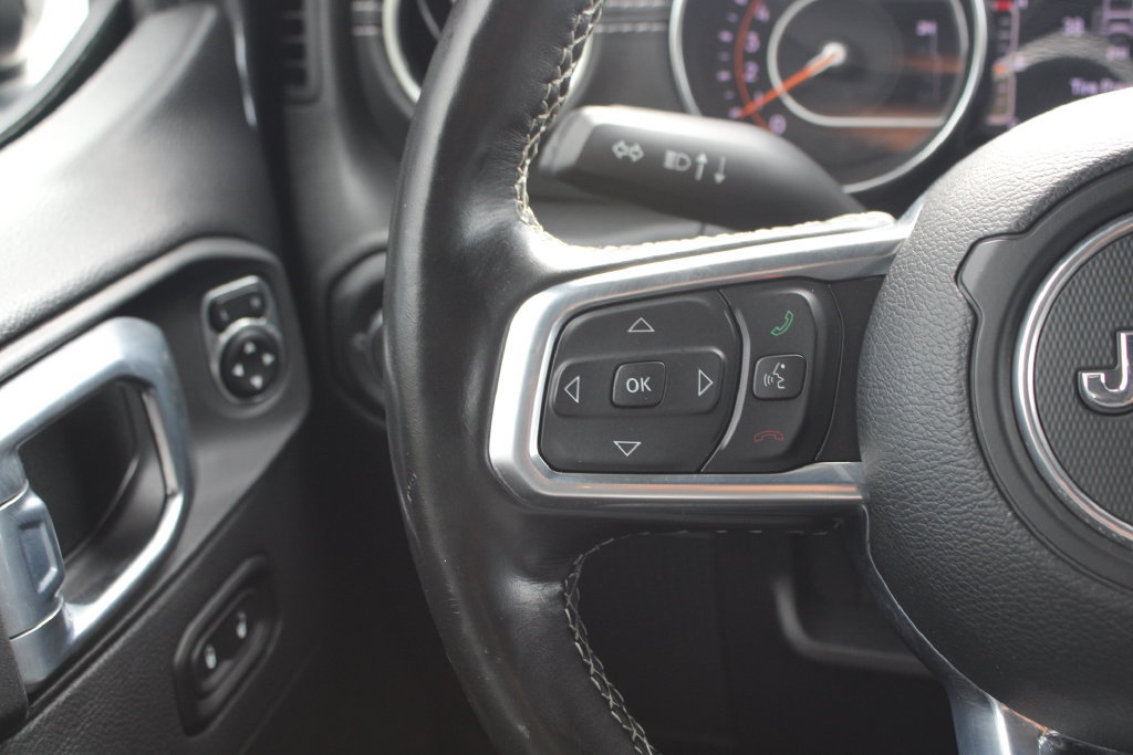 Used 2021 Jeep Wrangler Unlimited Sahara AWD/4WD image 17