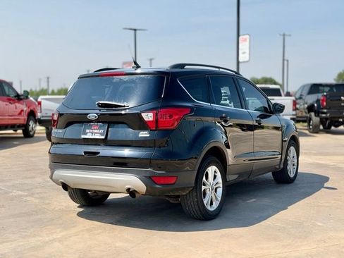 Used 2019 Ford Escape SEL FWD image 2