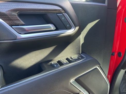 Used 2025 Chevrolet Silverado 1500 LT image 11