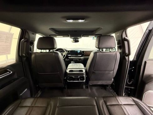 Used 2022 Chevrolet Silverado 1500 High Country w/ Technology Package image 23