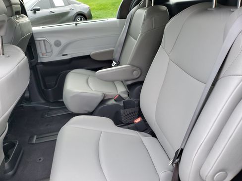Certified 2025 Toyota Sienna XLE w/ XLE Plus Package AWD/4WD image 11