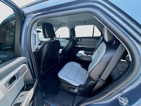 Used 2021 Ford Explorer XLT w/ Equipment Group 202A RWD image 21