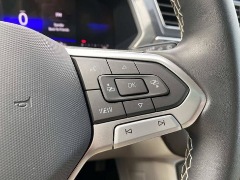 Used 2023 Volkswagen Tiguan SE AWD/4WD image 17