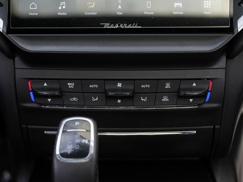 Used 2021 Maserati Ghibli S image 43