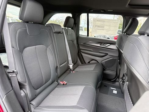 New 2026 Jeep Grand Cherokee Laredo AWD/4WD image 25
