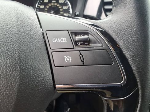 Used 2020 Mitsubishi Outlander AWD image 23