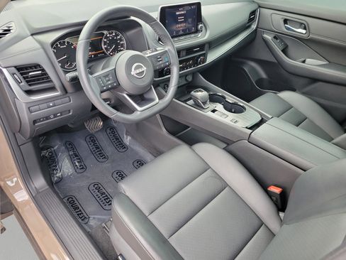 Certified 2024 Nissan Rogue SV w/ SV Premium Package image 17