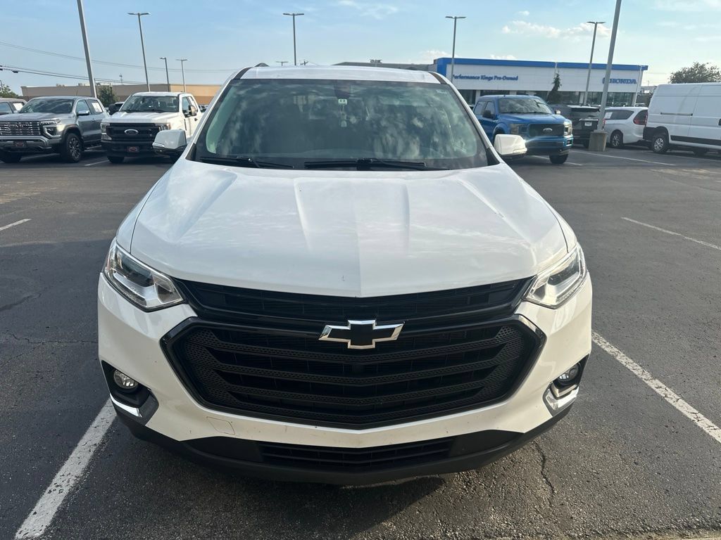Used 2020 Chevrolet Traverse LT FWD image 2